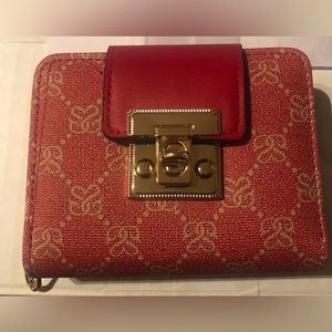 NWOT small vegan leather wallet